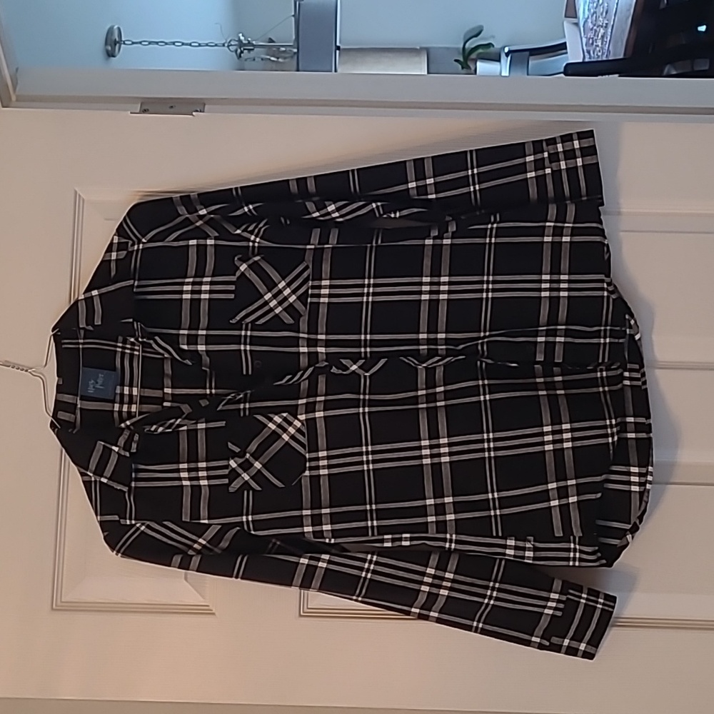 Size medium Hogwarts shirt, NWOT